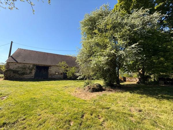 EN EXCLUSIVITE ! Propriété avec maison d'habitation 87m², dépendances sur 13 600m² de terrain 148 000 €