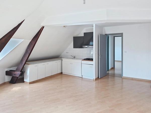 Vente                                                      Immeuble
                        
                     16 pièces                      358 m2                     à Crépy