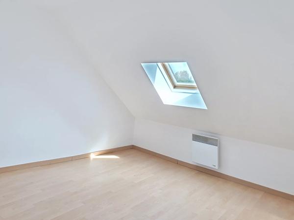 Vente                                                      Immeuble
                        
                     16 pièces                      358 m2                     à Crépy