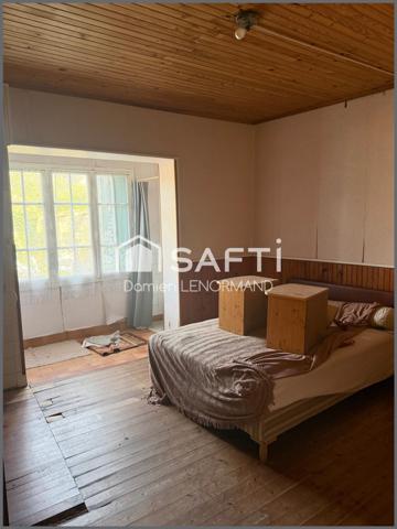 Ensemble immobilier maison chai et hangar 17190