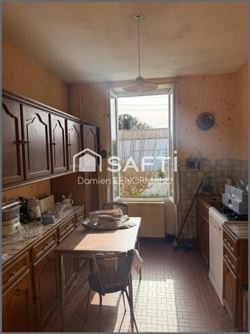 Ensemble immobilier maison chai et hangar 17190