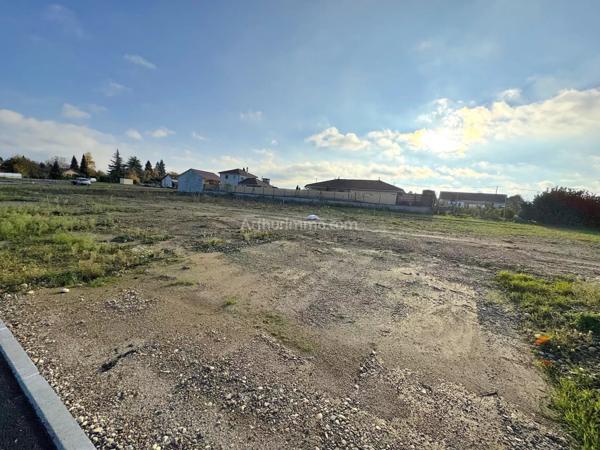 Vente Terrain 523 m2 à Morestel