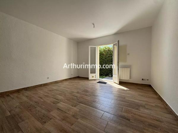Location                                                      Studio
                        
                     1 pièces                      22 m2                     à Lons-le-Saunier