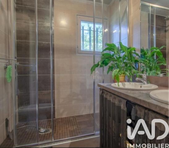 Maison à vendre 6 pièces 154 m² Aix-en-Provence