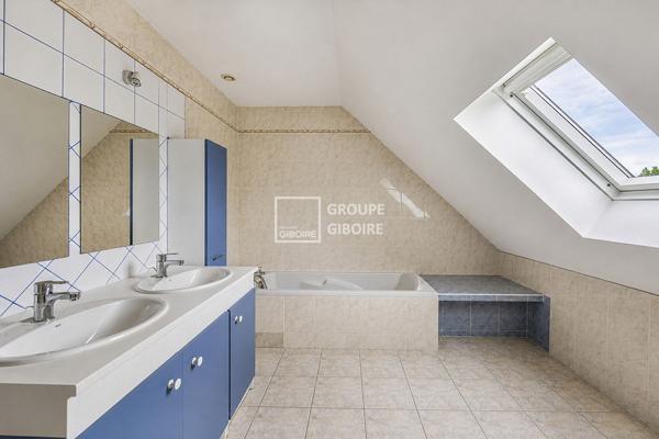 Maison T7 à vendre st Erblon - 150 m² (réf : AG26626E)