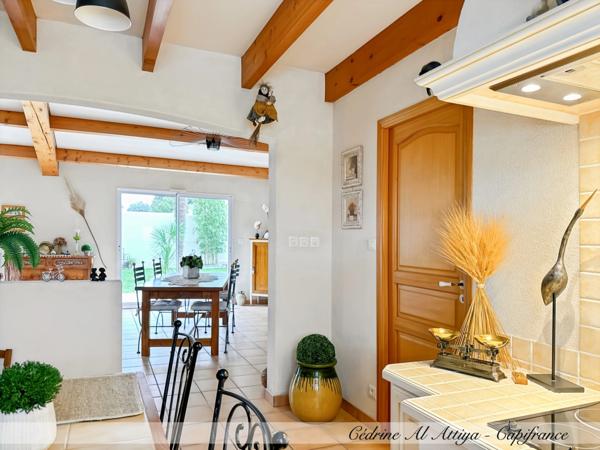 Maison à vendre Saint-Xandre (17) 5 pièces, 120m2 de plain-pied, parcelle 700m2, garage, grenier.