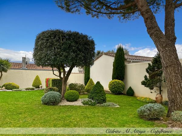 Maison à vendre Saint-Xandre (17) 5 pièces, 120m2 de plain-pied, parcelle 700m2, garage, grenier.