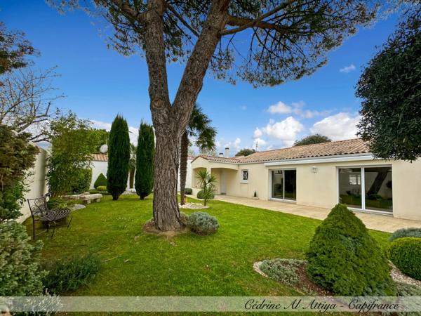 Maison à vendre Saint-Xandre (17) 5 pièces, 120m2 de plain-pied, parcelle 700m2, garage, grenier.