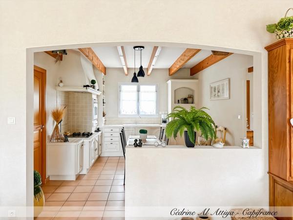 Maison à vendre Saint-Xandre (17) 5 pièces, 120m2 de plain-pied, parcelle 700m2, garage, grenier.