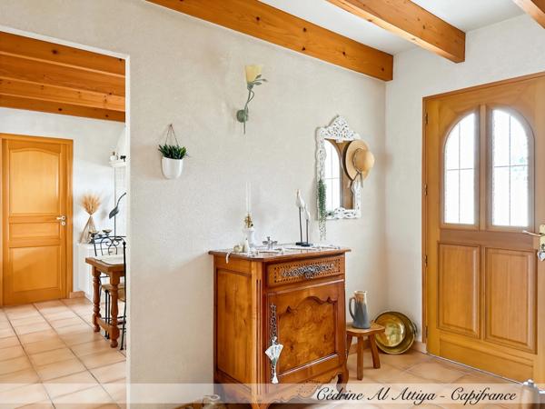 Maison à vendre Saint-Xandre (17) 5 pièces, 120m2 de plain-pied, parcelle 700m2, garage, grenier.