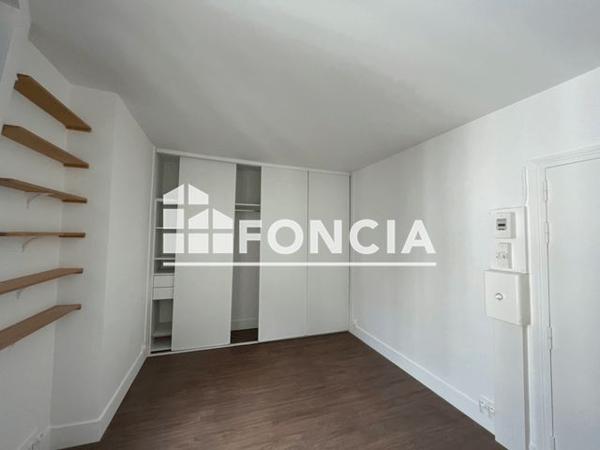 Location Studio 22.51 m² - 16 RUE BLEUE Paris 75009
