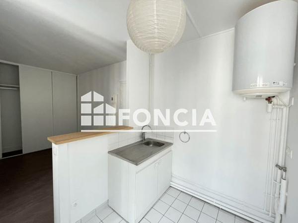 Location Studio 22.51 m² - 16 RUE BLEUE Paris 75009