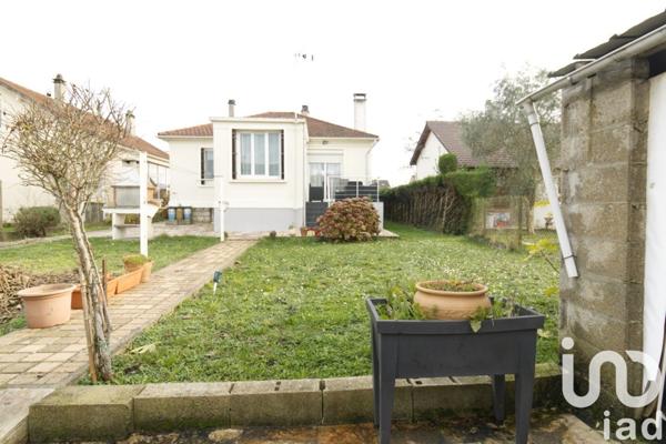 Maison traditionnelle 6 pièces de 95 m² à Goussainville (95190)