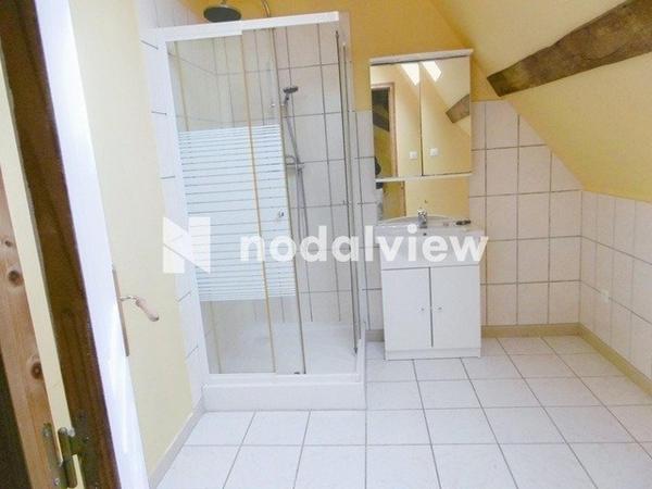 Cette belle maison avec beaucoup de potentiel.