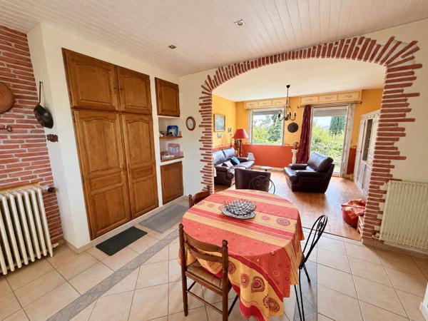 Maison
         4 pièces
        - 101 m² 327 050 € *