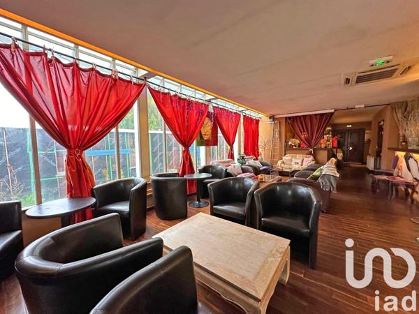 Péniche 10 pièces de 315 m² à Saint-Cloud (92210)