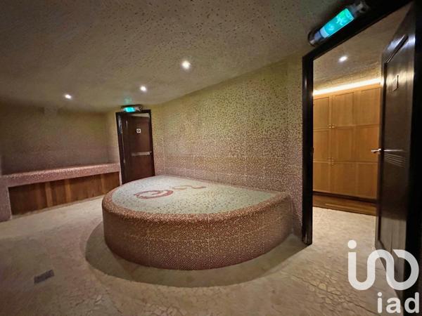 Péniche 10 pièces de 315 m² à Saint-Cloud (92210)