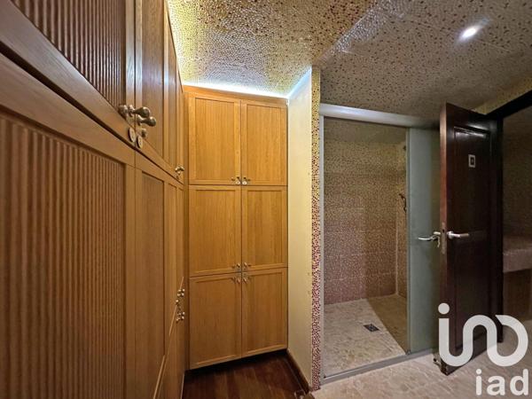 Péniche 10 pièces de 315 m² à Saint-Cloud (92210)