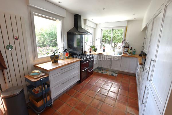 Vente
                Maison167 m² - 7 Pièces -
                    LESNEVEN (29260)