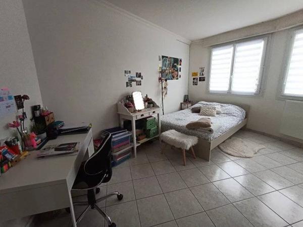 Appartement 4 pièces avec balcon proche plages - 78 m2 - Quartier Ouest
