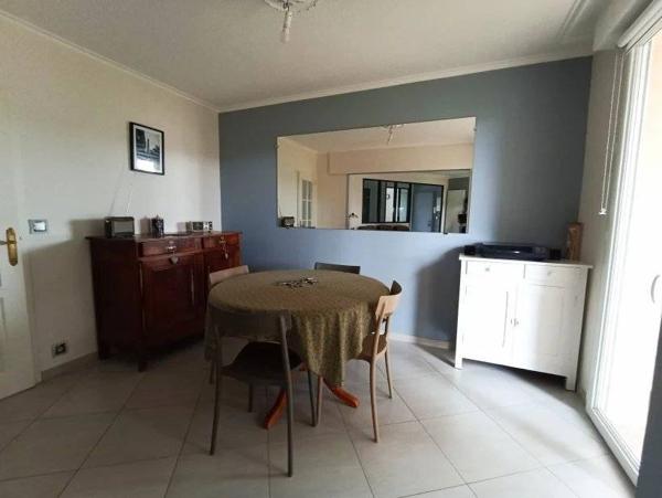 Appartement 4 pièces avec balcon proche plages - 78 m2 - Quartier Ouest