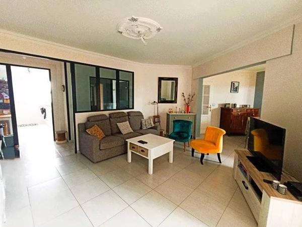 Appartement 4 pièces avec balcon proche plages - 78 m2 - Quartier Ouest