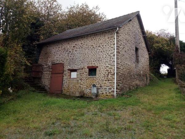 10 min. VILLAINES-LA-JUHEL (53), ensemble immobilier composé :
a)	d'une maison d'habitation co...