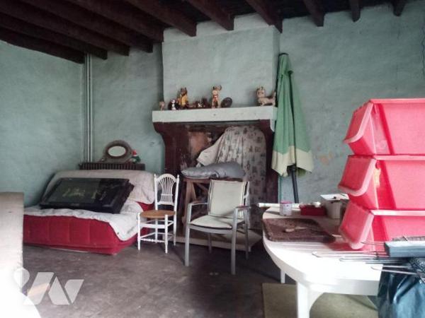 10 min. VILLAINES-LA-JUHEL (53), ensemble immobilier composé :
a)	d'une maison d'habitation co...