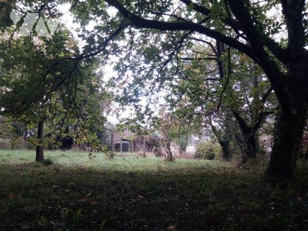 10 min. VILLAINES-LA-JUHEL (53), ensemble immobilier composé :
a)	d'une maison d'habitation co...