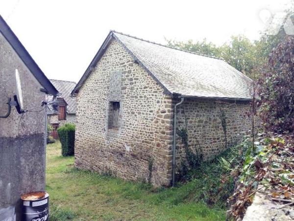 10 min. VILLAINES-LA-JUHEL (53), ensemble immobilier composé :
a)	d'une maison d'habitation co...