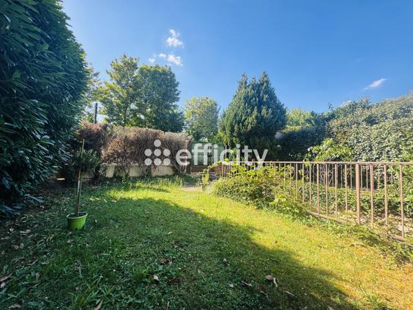 Maison
         8 pièces
        - 320 m² Bien prestige 525 000 € *