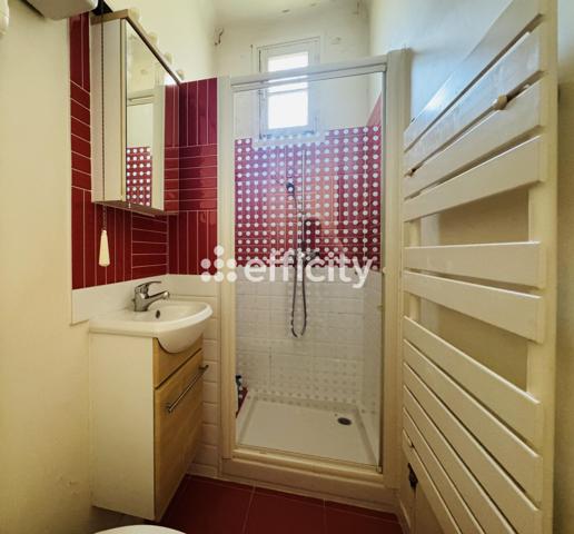 Maison
         8 pièces
        - 320 m² Bien prestige 525 000 € *