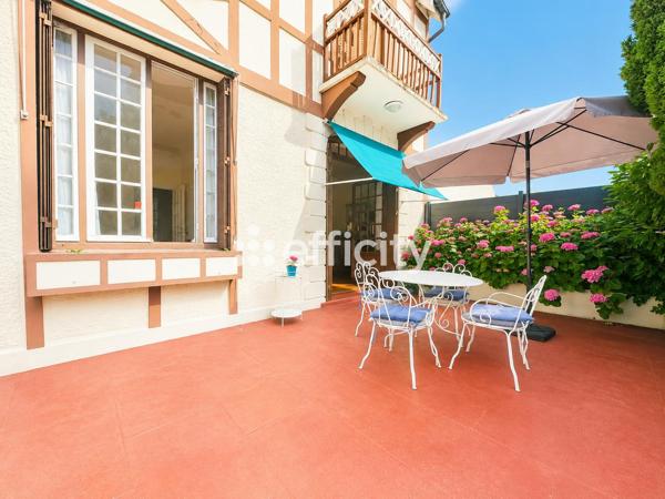 Maison
         8 pièces
        - 320 m² Bien prestige 525 000 € *