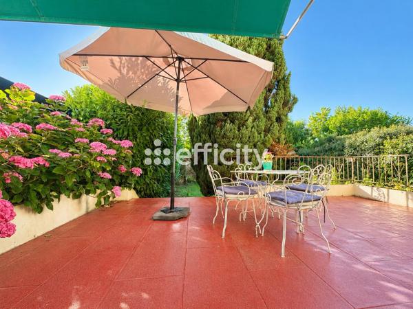 Maison
         8 pièces
        - 320 m² Bien prestige 525 000 € *