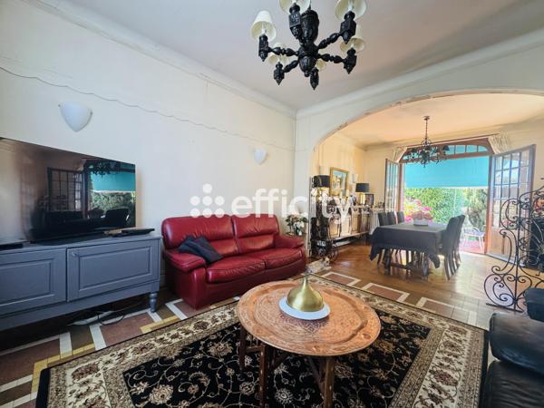 Maison
         8 pièces
        - 320 m² Bien prestige 525 000 € *