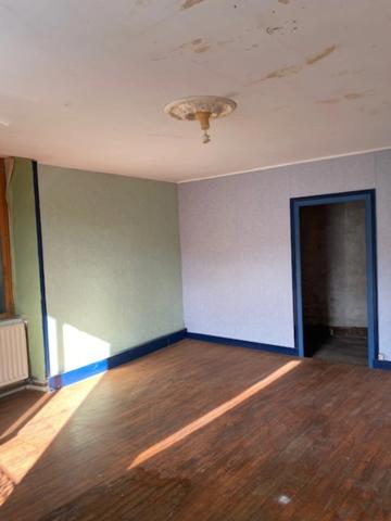 Dignac, Maison de bourg, en pierres, à rénover, avec de Beaux volumes