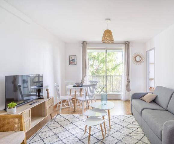 INVESTISSEUR Appartement Loué 5 pièce(s) 80 m² Balcon Meublé Proche La Timone