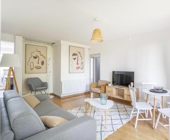 INVESTISSEUR Appartement Loué 5 pièce(s) 80 m² Balcon Meublé Proche La Timone