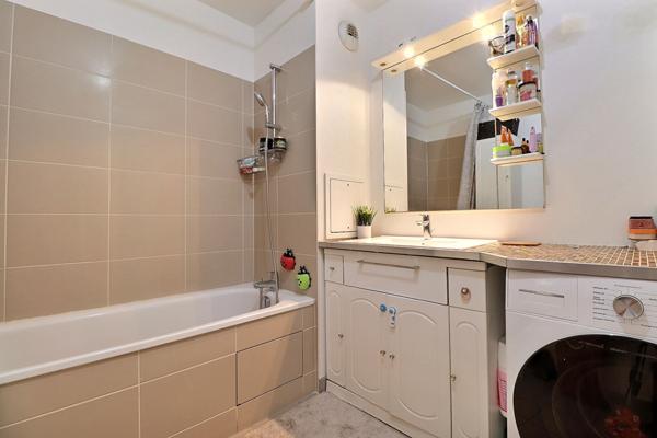 Appartement Aubervilliers 4 pièce(s) 65 m2