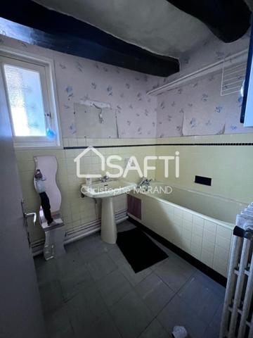 BEAU POTENTIEL POUR SUR  190M²