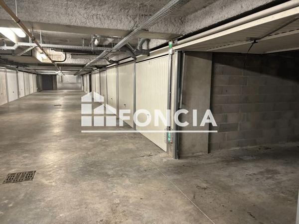 Location Parking - 272 RUE PAUL BERT Lyon 69003