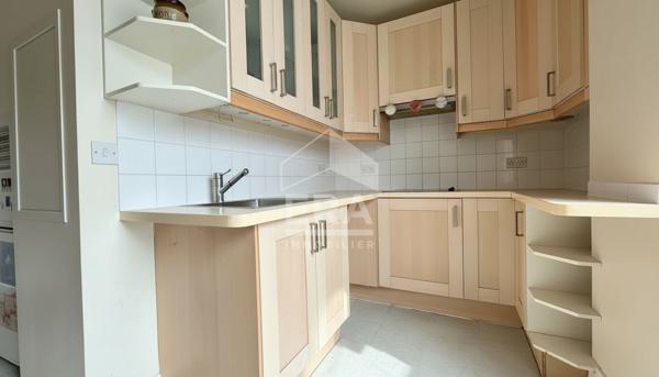 Appartement F3 avec Terrasse, cave et garage.