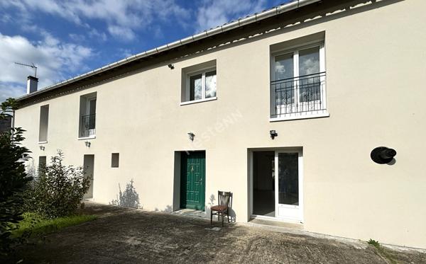 Grande maison récente de 320 m² sur un terrain de 2392 m2 avec partie constructible pour une seconde maison indépendante