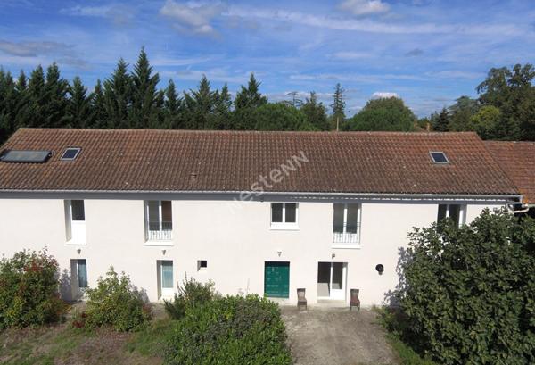 Grande maison récente de 320 m² sur un terrain de 2392 m2 avec partie constructible pour une seconde maison indépendante