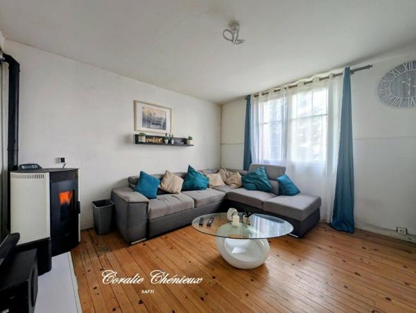 Maison lumineuse avec beau potentiel