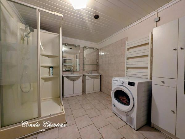 Maison lumineuse avec beau potentiel