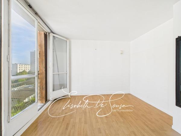 Appartement lumineux en dernier étage