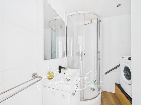 Appartement lumineux en dernier étage