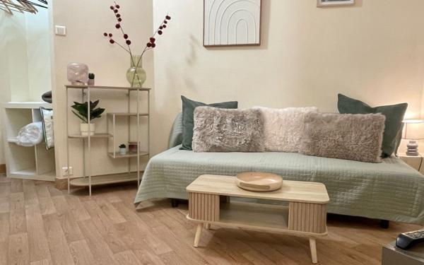 Appartement à louer    1 pièce • 17,62 m2 Paris 18