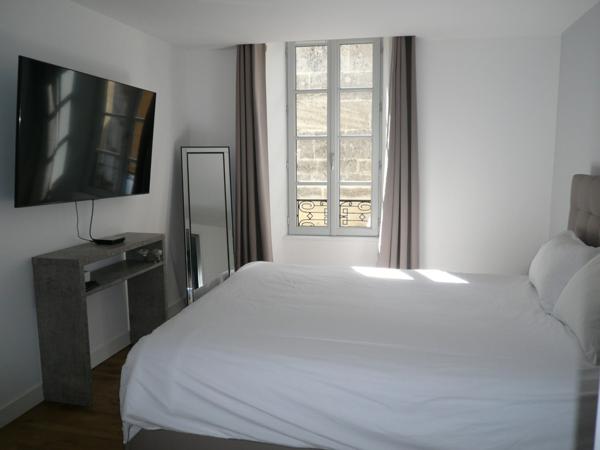 ⚜ COGNAC Rue Piétonne A Louer APPARTEMENT Meublé Avec Garage ⚜